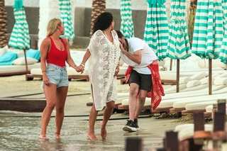 Nicole Scherzinger feet photo thumbnail