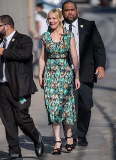 Kirsten Dunst feet photo thumbnail