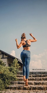 Anna Lewandowska feet photo thumbnail