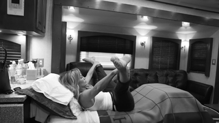 Jennifer Lopez feet photo thumbnail