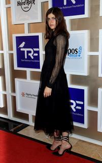 Alexandra Daddario feet photo thumbnail