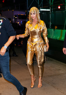 Cindy Crawford feet photo thumbnail