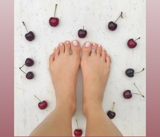 Alaine Crissiê feet photo thumbnail