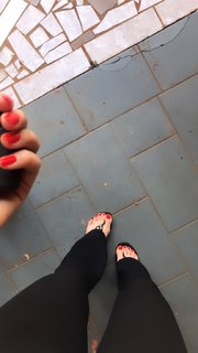 Alaine Crissiê feet photo thumbnail