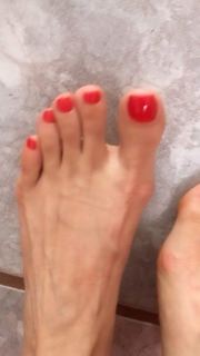 Alaine Crissiê feet photo thumbnail