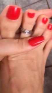 Alaine Crissiê feet photo thumbnail