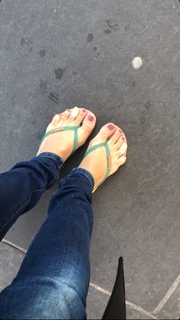 Franciely Freduzeski feet photo thumbnail