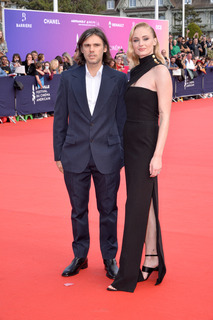 Sophie Turner feet photo thumbnail