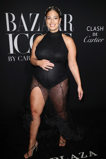 Ashley Graham feet photo thumbnail