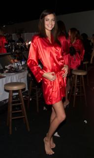 Adriana Lima feet photo thumbnail
