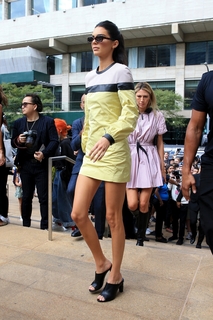 Kendall Jenner feet photo thumbnail