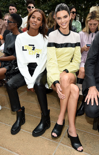Kendall Jenner feet photo thumbnail