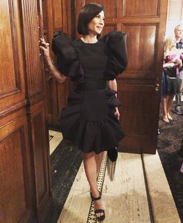 Lucy Liu feet photo thumbnail