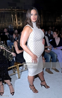 Ashley Graham feet photo thumbnail