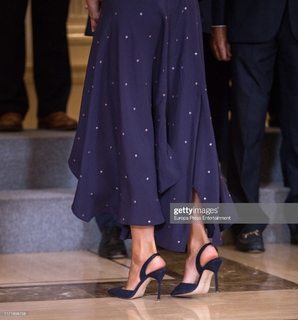 Queen Letizia of Spain feet photo thumbnail