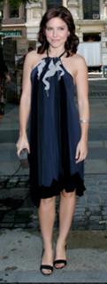 Sophia Bush feet photo thumbnail
