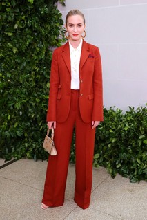 Emily Blunt feet photo thumbnail