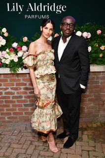 Lily Aldridge feet photo thumbnail
