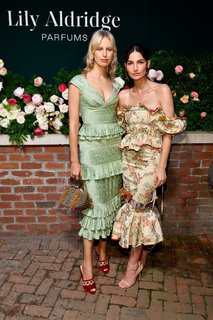 Lily Aldridge feet photo thumbnail