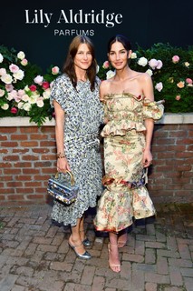 Lily Aldridge feet photo thumbnail