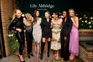 Martha Hunt feet photo thumbnail