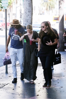 Amber Heard feet photo thumbnail