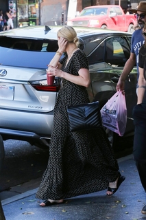 Amber Heard feet photo thumbnail