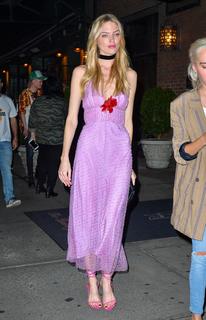 Martha Hunt feet photo thumbnail