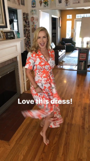 Angela Kinsey feet photo thumbnail