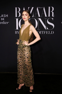 Lily Collins feet photo thumbnail