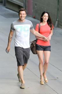 Megan Fox feet photo thumbnail