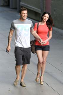 Megan Fox feet photo thumbnail