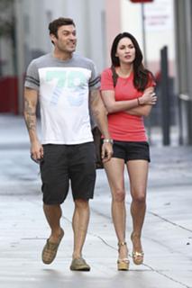 Megan Fox feet photo thumbnail