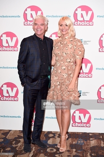 Holly Willoughby feet photo thumbnail