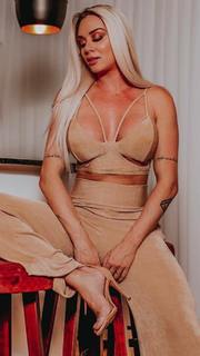 Juliana Salimeni feet photo thumbnail