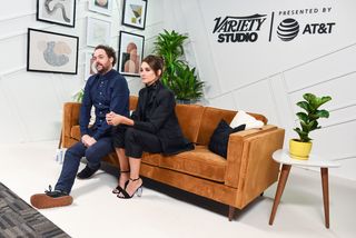 Shailene Woodley feet photo thumbnail