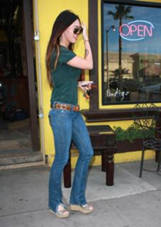 Megan Fox feet photo thumbnail