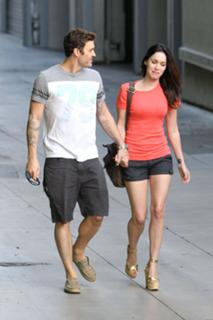 Megan Fox feet photo thumbnail