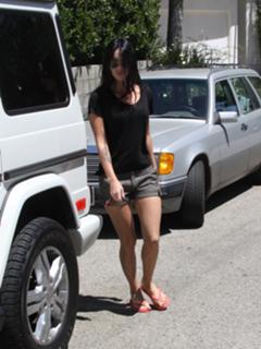 Megan Fox feet photo thumbnail