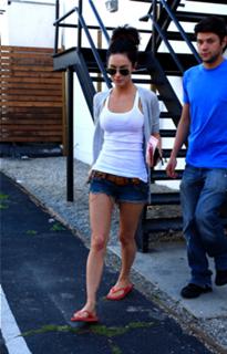 Megan Fox feet photo thumbnail