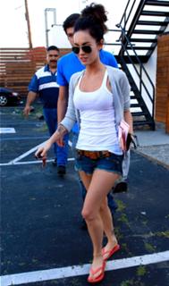 Megan Fox feet photo thumbnail