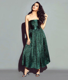 Shraddha Kapoor feet photo thumbnail