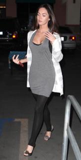 Megan Fox feet photo thumbnail
