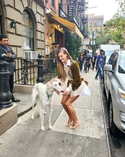 Nina Agdal feet photo thumbnail