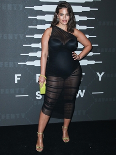 Ashley Graham feet photo thumbnail