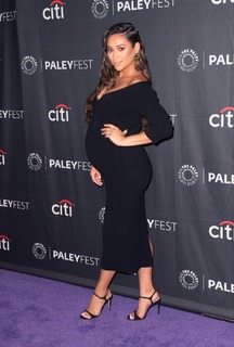 Shay Mitchell feet photo thumbnail