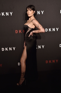Halsey feet photo thumbnail