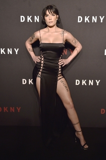 Halsey feet photo thumbnail