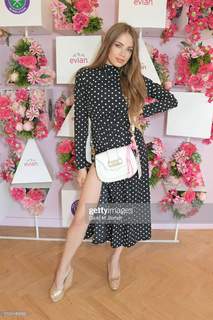 Xenia Tchoumitcheva feet photo thumbnail