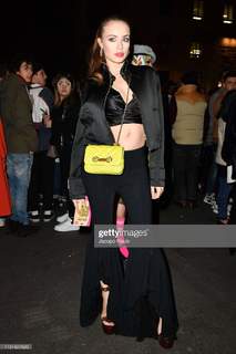 Xenia Tchoumitcheva feet photo thumbnail